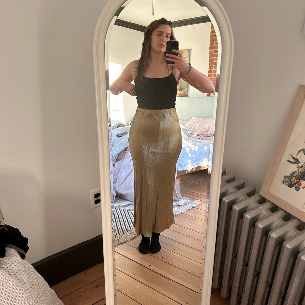 Size 6 gold skirt